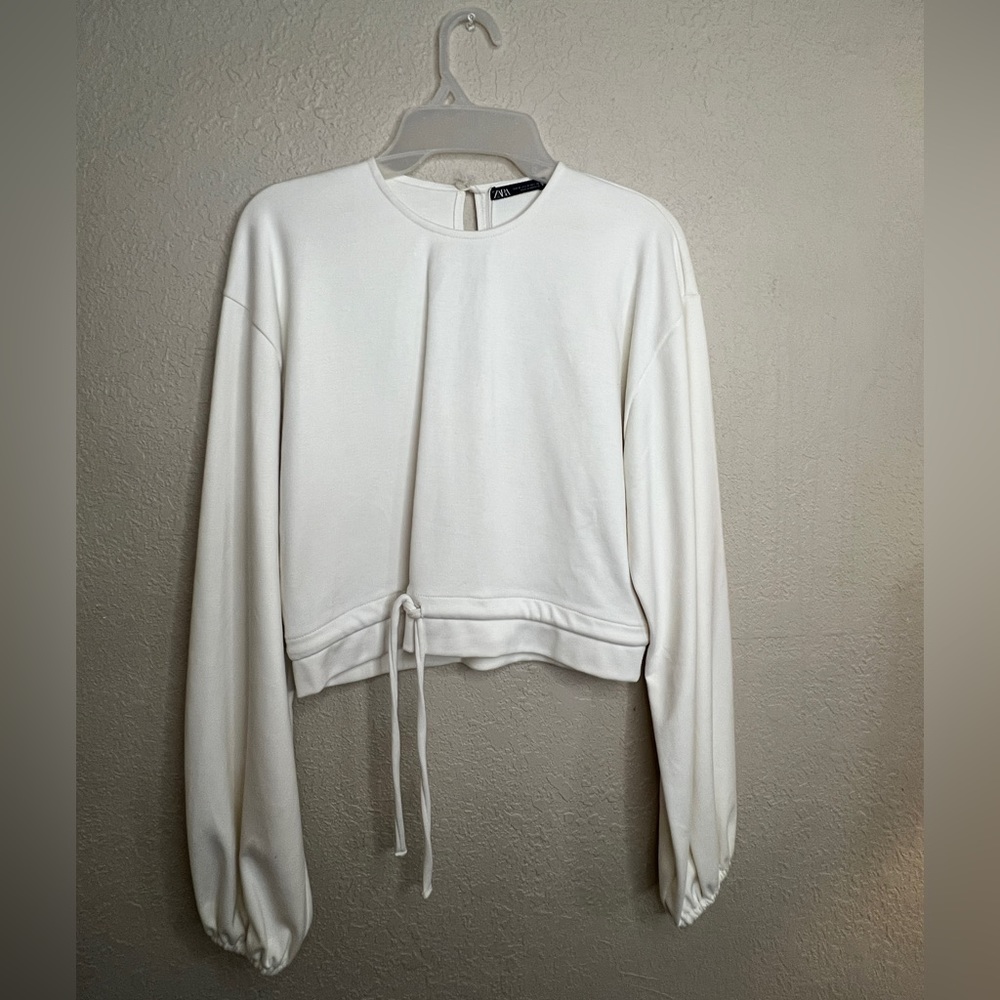 CLOSET CLEAR OUT! Offers welcome! Zara Offwhite Cropped Crewneck with waist tie